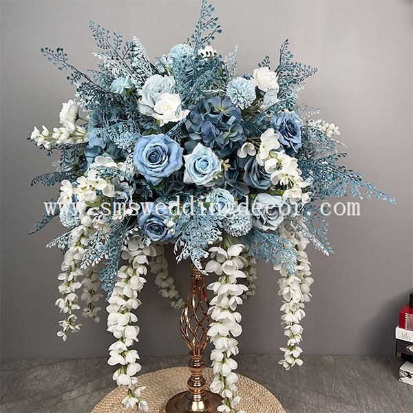 dusty blue wedding flowers