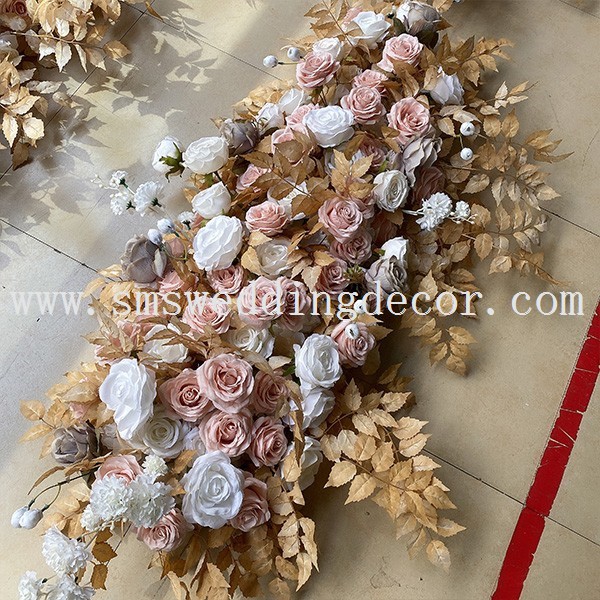 golden wedding flower table arrangements