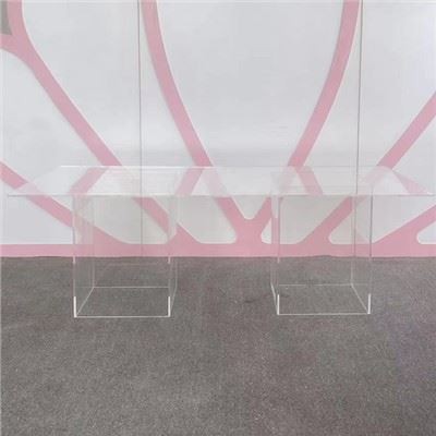 Prozirni akrilni stol