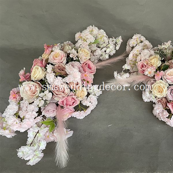 flowers for arch wedding